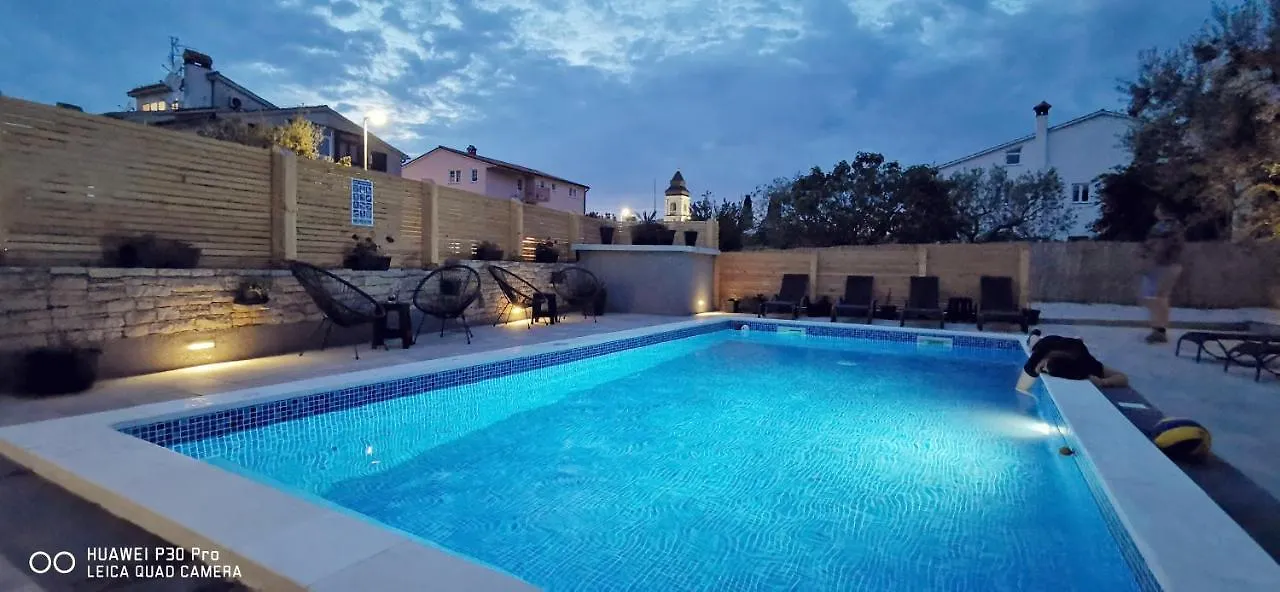 Apartment Sunrise Garden And Sea View Peroj Croácia