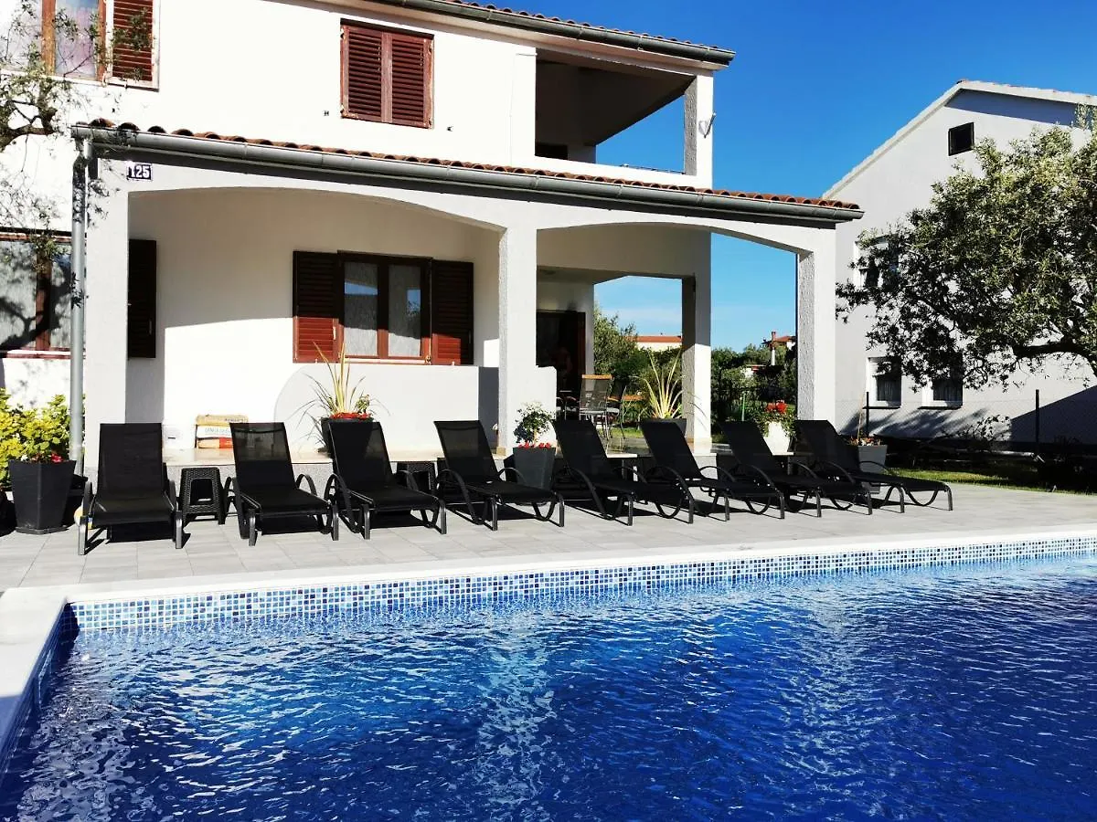 Apartment Sunrise Garden And Sea View Peroj Croácia